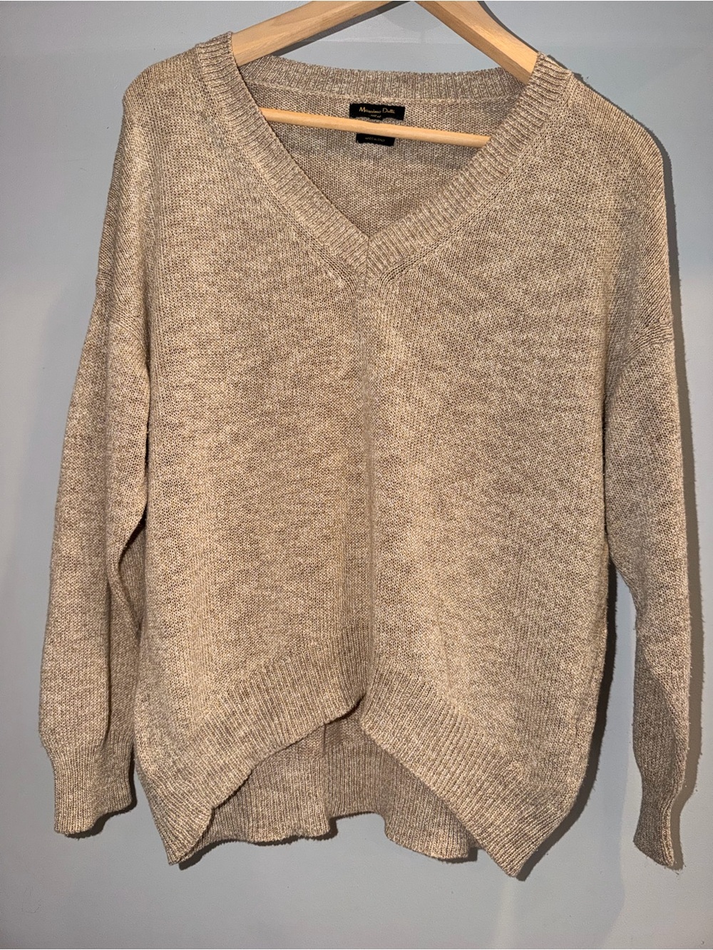 Massimo Dutti V-Neck Women’s Relaxed Fit Sweater in Beige
